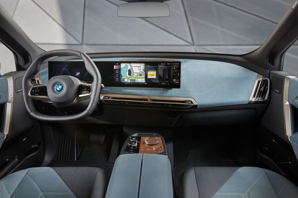 2022 BMW iX 8 1