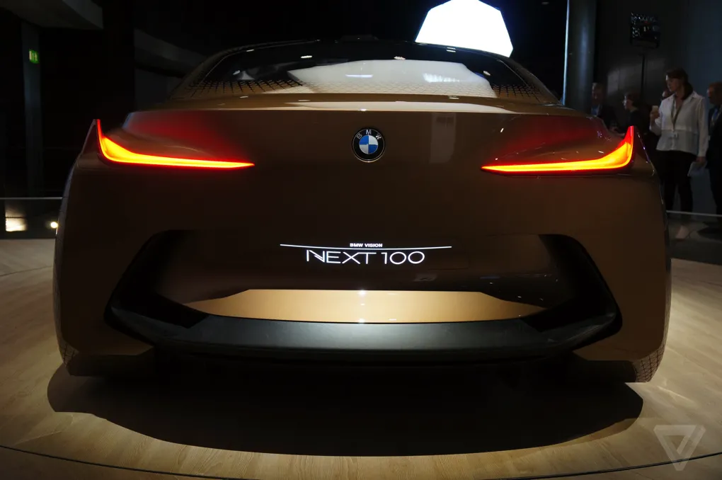 BMW Vision Next 100 2