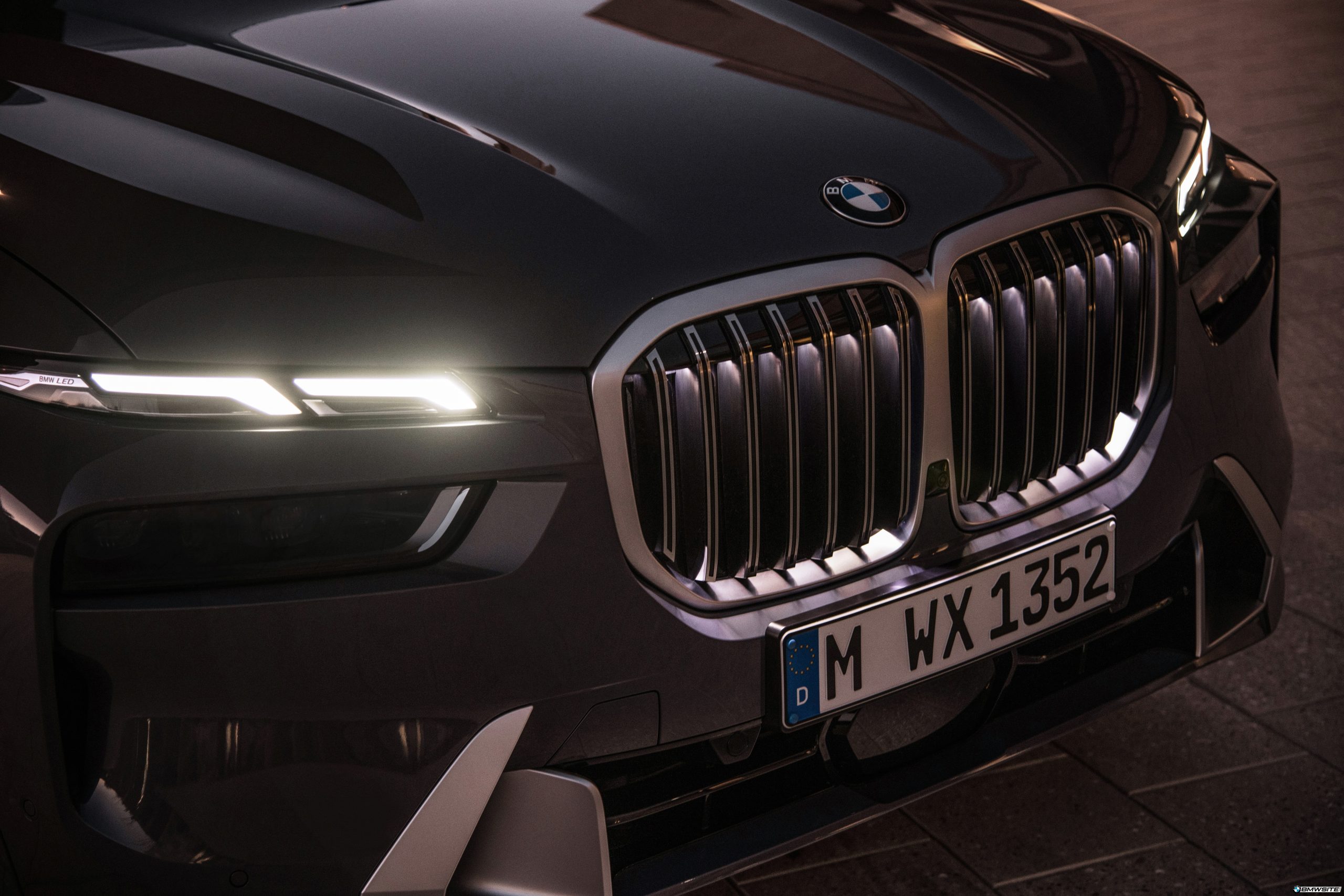 2023 G07 BMW X7 Facelift Iconic Light Grille 4